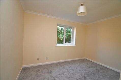 Badgers Bank, Lychpit, Basingstoke, Hampshire, RG24 photo 4