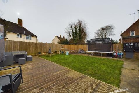 CAM03218G0-PR0535-STILL015