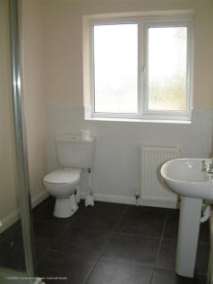 71A Brookend Fazeley Tamworth Ensuite.JPG
