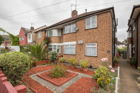 2-Bedroom Apartment Carshalton