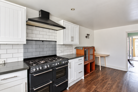 Udall Gardens, Romford, RM5 2LA photo 4