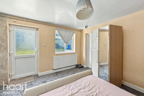 Laggan Road, MAIDENHEAD photo 4