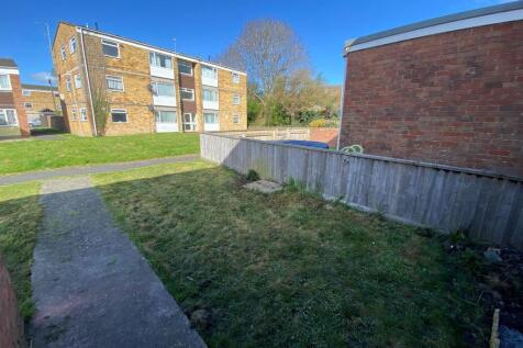 Cedar Close, Patchway, Bristol photo 4
