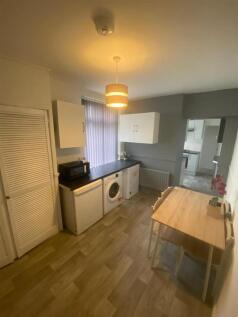 Kitchen 2 .jpeg
