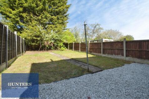 REAR GARDEN 01.jpg