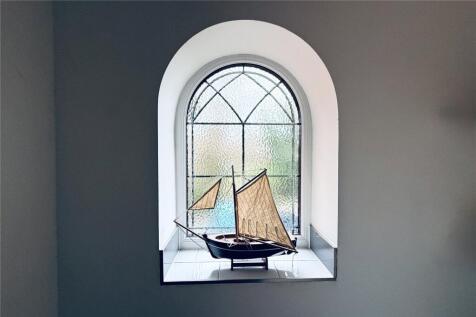 Window In Ensuite