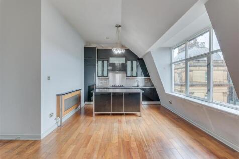 Apartment 14, 22 Sir Thomas Street_7.jpg