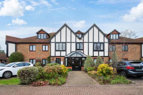 BROOKLANDS COURT, FLAT (15).jpg