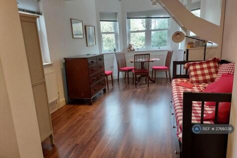 Lounge Dining Area