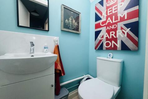 Cloakroom/wc