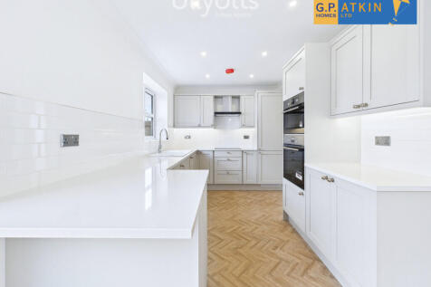 Kitchen with styl...