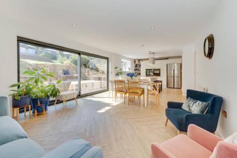 KITCHEN, DINER AND LIVING ROOM