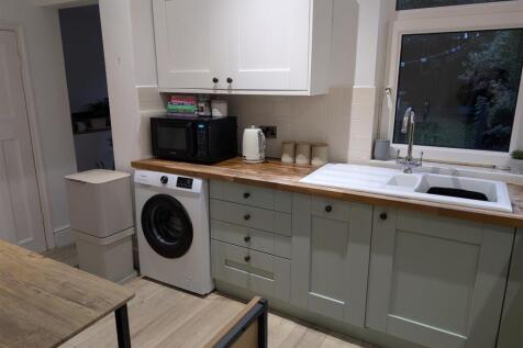 Garthlands Kitchen 1.jpg