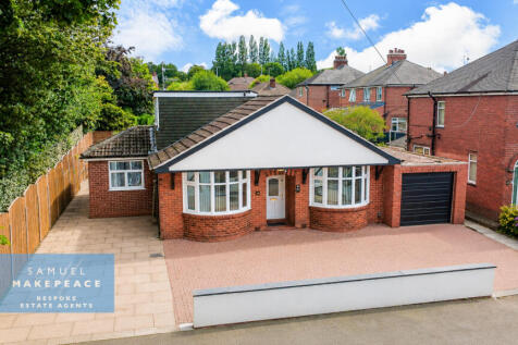 Modern Four Bedroom Detached Bungalow with Stunni