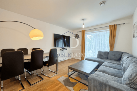 2 Bedroom Flat in Montgomery House, Northolt UB5