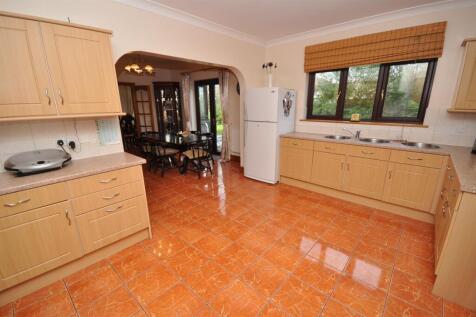 Kitchen / Dining Family room