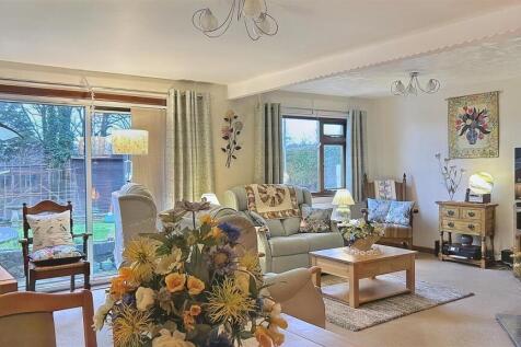 Living Room 1 (2).jpg