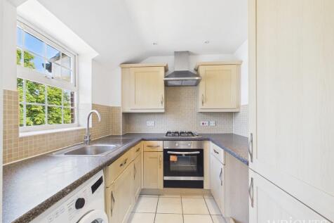 Bridge Court, Welwyn Garden City photo 3