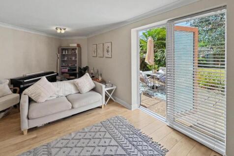 Eaton Drive, Rugeley photo 3