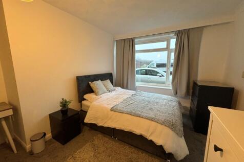HOUSE SHARE Talbot Drive photo 5