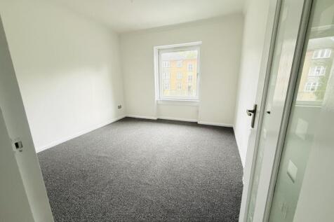 Dorchester Avenue, Glasgow, Glasgow City photo 4