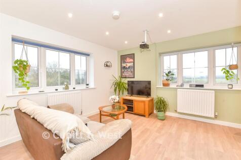 Lounge/ Kitchen
