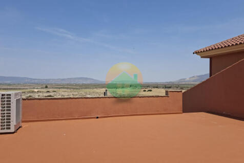 4 Bedroom Property For Sale-PAR18-26