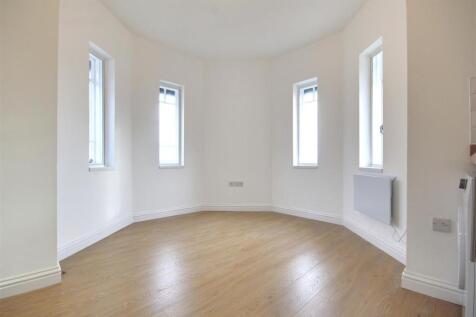 76 High Street, Somersham, photo 3