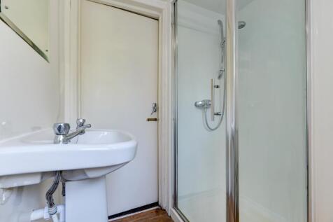 51 Elm Grove Bathroom 2 (3)