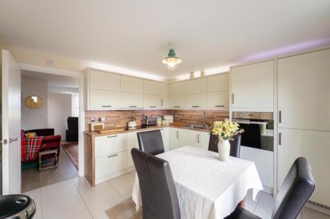 20250922120434 - 2025-09-22_12-04-35 - 5 Marine Pa