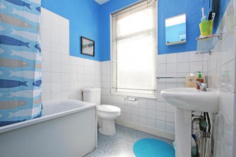 57 Kenlor Road bathroom.jpg