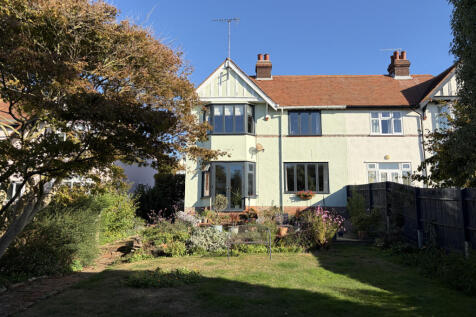 4 Bedroom Semi Detached House for Sale - Old Fel