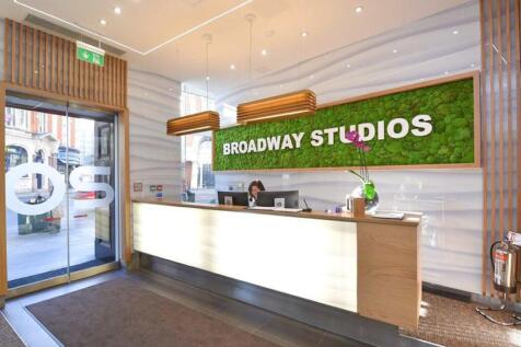 419ff1d18d3599bb14fe2c068e57ed9720  Broadway Stu