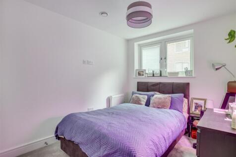 1 The Pavilion, Lilys Walk, HP11 2FX-1.jpg