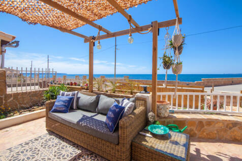 First sea line house in Cala Gamba