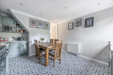 1349199-10-68bff7...