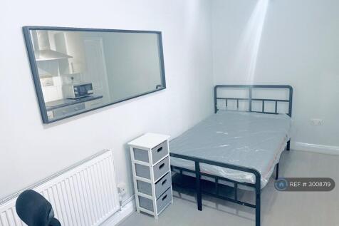 Self Contained Studio Flat