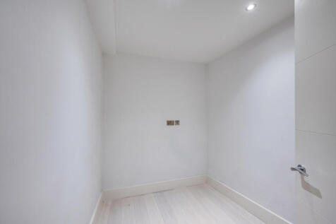 Krieger_Flat 11, 37 Camden Road, London, NW1 9LR_0