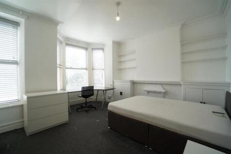 Bed 3.JPG