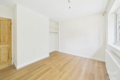 CAM02127G0-PR0342-STILL026