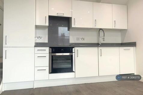 Hatfield Heights, Watford, WD24 photo 3