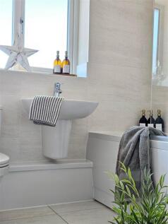 Dressed bathroom 2.jpeg