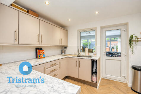 Hanley Avenue, Bramcote photo 4