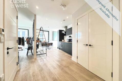 Kitchen Lounge Area