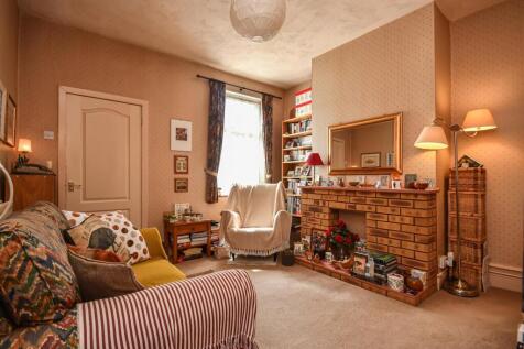 46 Aldersley Road.jpg