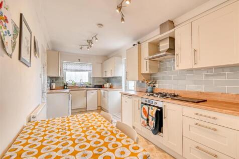 10 Goldstone Drive-03.jpg