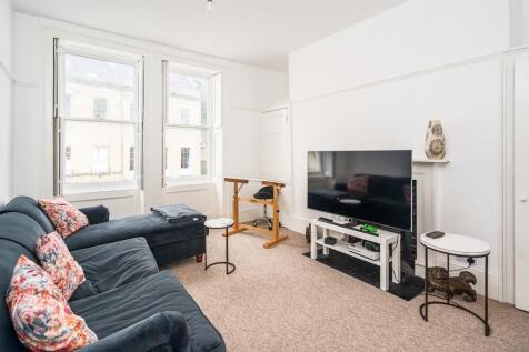 Second Floor Apartment, 14 Portland Place, Bath, B