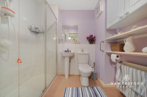 Barkers Court, Sittingbourne - Shower room