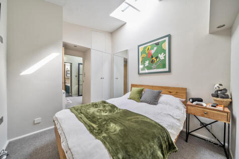 1299007-5-683df60...