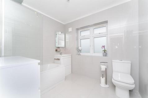 36 Stephenson Bath Room.jpg